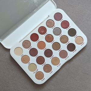 Essence 24 pan eyeshadow palette